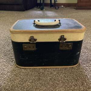 1940s Black and White Tweed Hard Shell Cosmetic Travel Case Suitcase